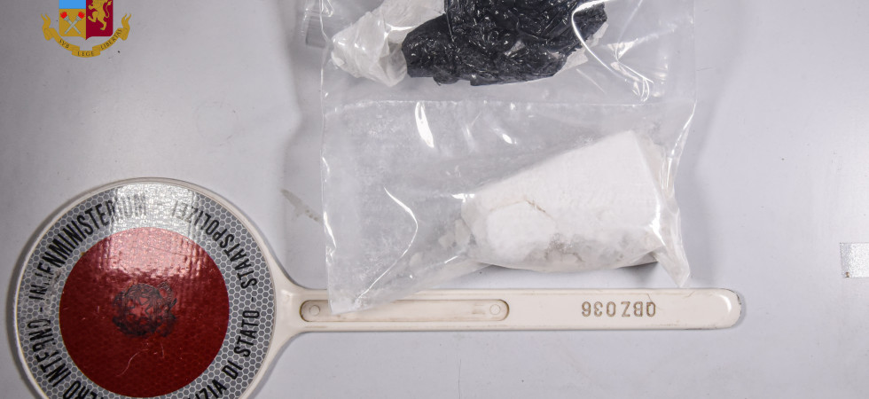 Bolzano, nel cruscotto della macchina aveva cocaina per 50 mila euro: arrestato un 30enne